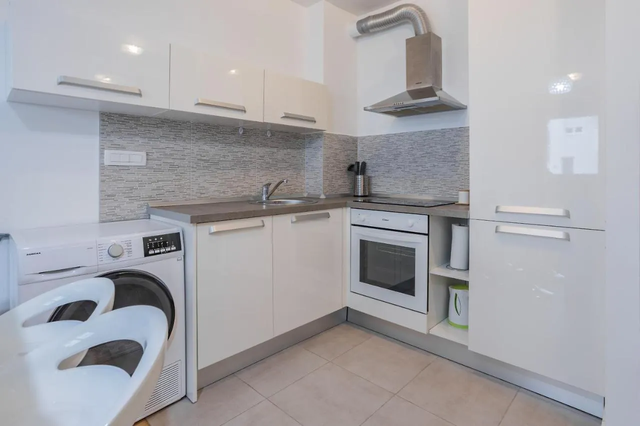 Dalmatino Apartment Zadar 0*,